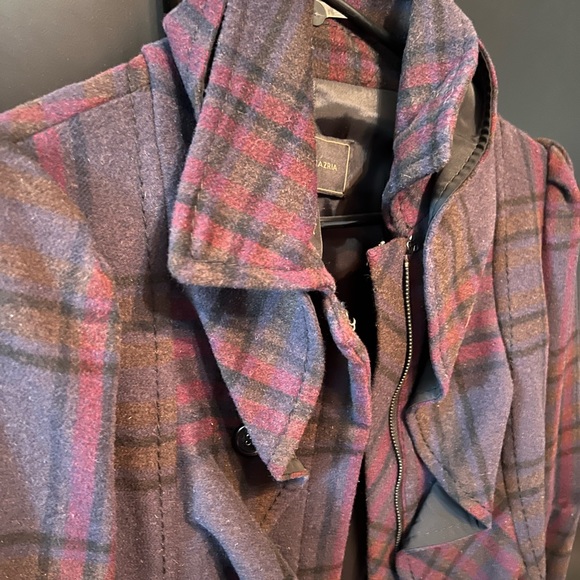 BCBG MaxAzria plaid coat - Picture 5 of 8